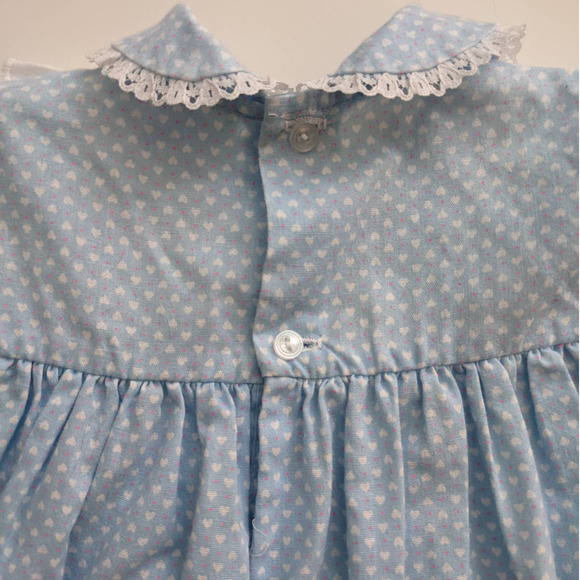 Vintage Girl's Pinafore Apron Dress, Light Blue Lace Rabbit Detail, Sz 18 Months - Picture 9 of 10